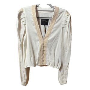 NWT Le Superbe vacation ready blouse size 2 cream colored